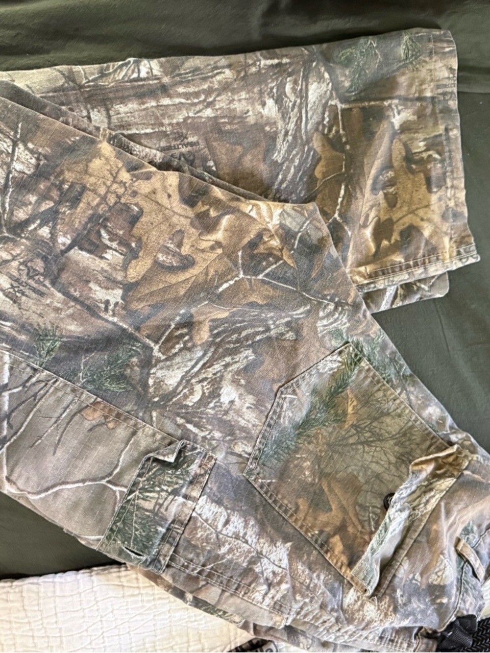 Men's Camouflage Cargo Pants - Brown/Green Realtree Style